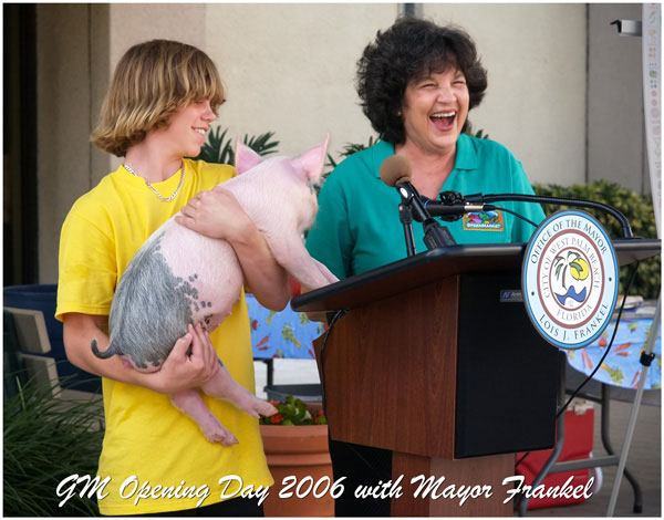 Green market opening day 2006 with Mayor Frankel