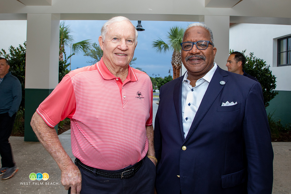 SM-Mayoral Summit, Former Mayor Richard E. Linn, 1975-76, left, and Mayor Keith A. James