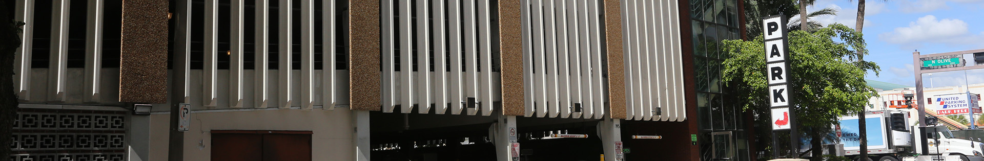 Banyan Boulevard Parking Garage, 200 Banyan Boulevard