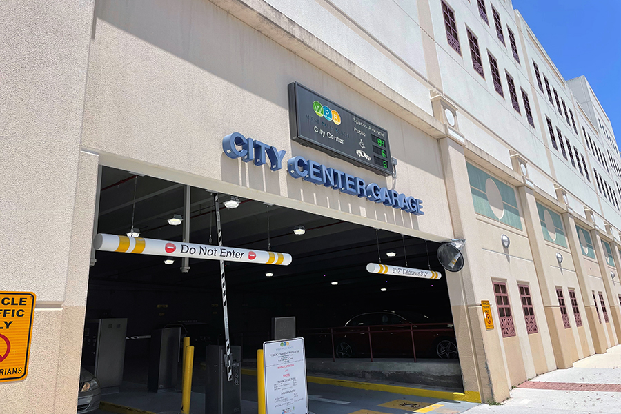 North Dixie Highway entrance to City Center parking garage